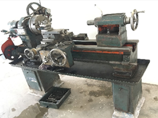 Medium-Duty-Lathe-Machine-4